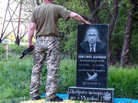 Mock Grave For Vladimir Putin In Ukraine Blank Template Imgflip