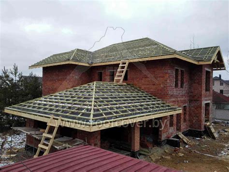 Вальмовая крыша: пример монтажа Roben Monza Plus