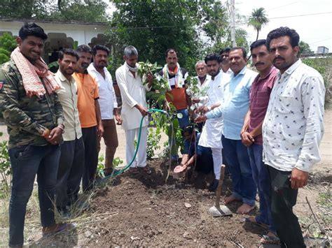 गुरुपूर्णिमा पर अनूठी पहल सन्त की स्मृति में जारी है पौधारोपण मंत्री