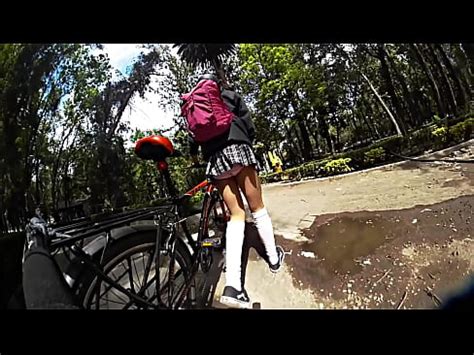 Exhibiendose En Minifalda Por La Ciudad UPSKIRT XVIDEOS