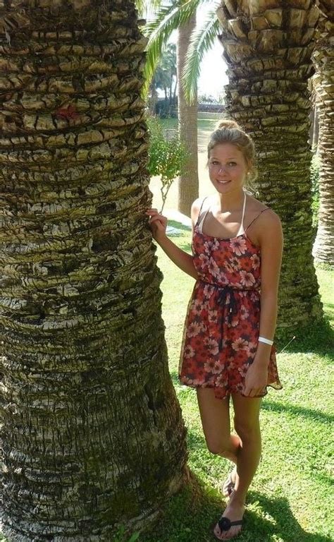 22yr Old Lisa Strips Porn Pictures XXX Photos Sex Images 3695533 PICTOA