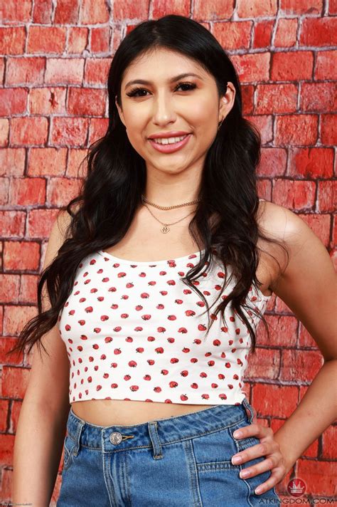 Lovely Brunette Teen Penelope Woods Plays With Her Own Gaping Twat Photos