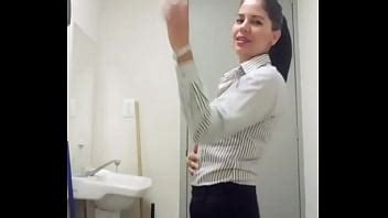Bailando en el baño de mi trabajo XVIDEOS