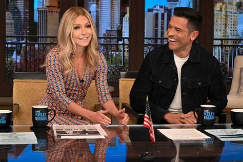 Kelly Ripa Reveals She Had A Naked Run In With A Male Housekeeper Thanks To Husband Mark Consuelos