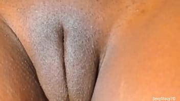 Sexystacy enorme coño cameltoe dividido con los dedos en solitario XVIDEOS