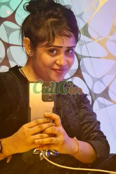 Dipa A Stunningly Hot Babe For Cash Payments CallGin