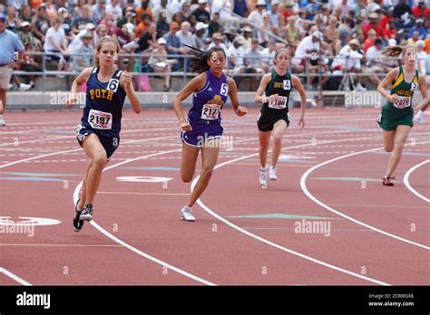 800 Meter Run Hi Res Stock Photography And Images Alamy