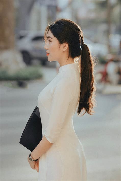 Hot girl quân phục nổi bật trong mùa thi vừa qua Báo Dân trí