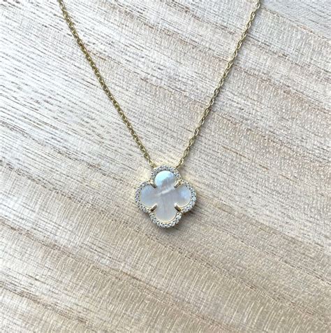 Clover Necklace 17mm 18k Yellow Gold Plated Mother Of Pearl Necklace