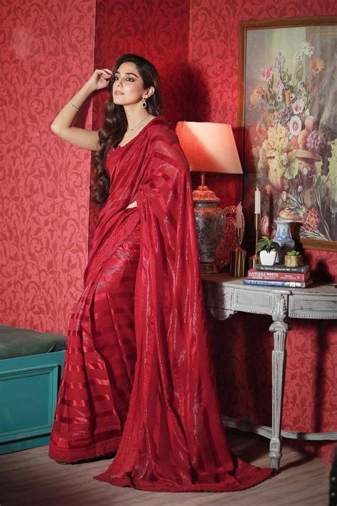 Maya Ali Is Steaming Hot In A Scarlet Sari Lens