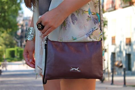 Le Style De La Petite Blonde Nude