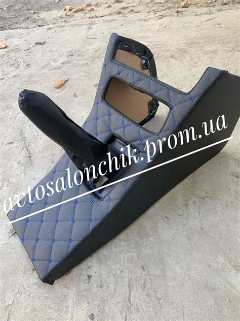 Консоль Бар Под Магнитолу ВАЗ 2103 2106 РОМБ Черная с Синей Строчкой ...