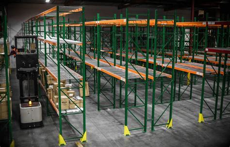 What Warehouse Managers Should Know About Pallet Rack Uprights ...