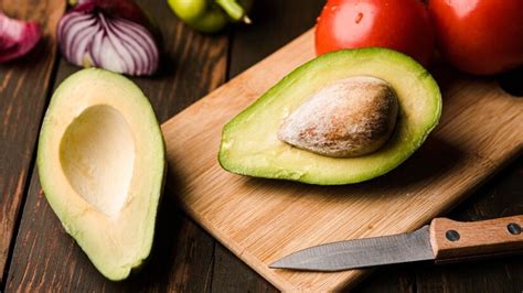 Как правильно есть авокадо: пошаговая инструкция, как и с чем можно ...