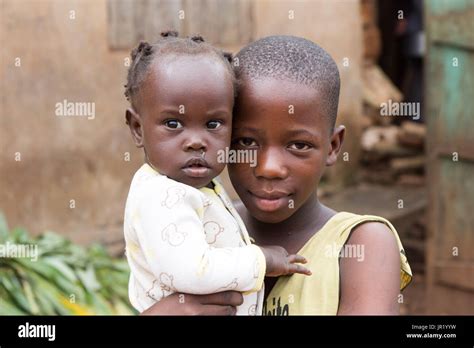 Jeune fille africaine Banque de photographies et dimages à haute