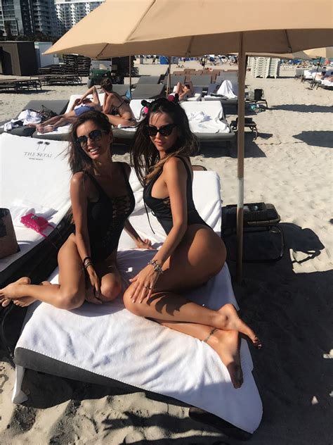 El Viaje De Paz Corn Y Karina Jelinek A Miami Fotos Hot Y Baile S Per Sensual Infobae