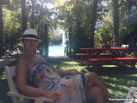 Hayley Mcqueen Nude Pics Vids The Fappening