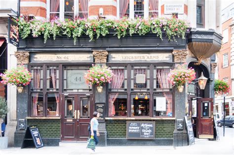 Boozy Couple Caught On Camera Having Sex Outside Busy London Pub While Onlookers Clap And Cheer