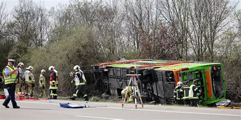 Horror Unfall mit Flixbus auf A9 bei Leipzig 5 Tote Autobahn länger