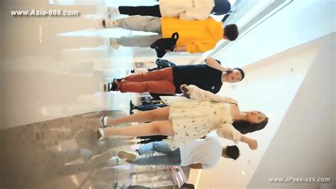 Peeping Chinese Amateur Upskirt