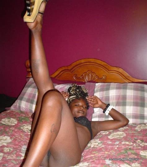 Hardcore Black Chick Gets Wild On Cam While Posing Sleazy Porn Pictures