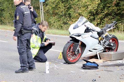 Junger Motorradfahrer Stirbt Bei Schwerem Unfall Bei Bad Wurzach