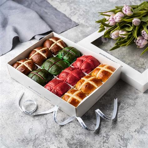 Jewelled Hot Cross Buns Box Of