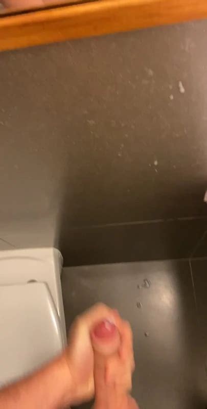 Spiegel Volspuiten Gay Amateur Amateur Porn Feat Geefjezelfbloot Xhamster