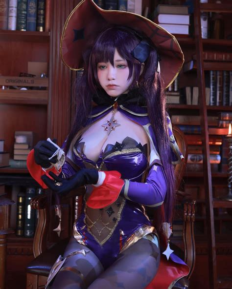 Você Vai Se Apaixonar Por Esse Belíssimo Cosplay Da Mona De Genshin Impact Critical Hits