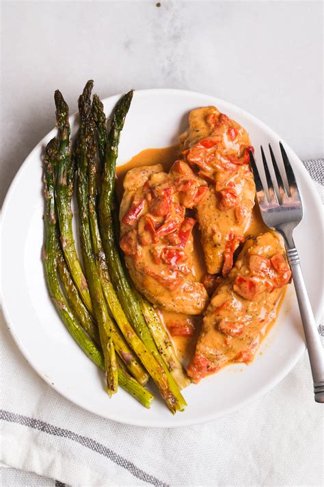 Creamy Roasted Red Pepper Chicken Recipe | Kiersten Hickman