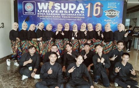 Psm Gita Swara Sukapura Meriahkan Wisuda Universitas Bsi Kampus