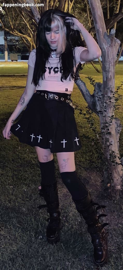 Cherry Bella Bellabeyyer Nude OnlyFans Leaks Fappening FappeningBook