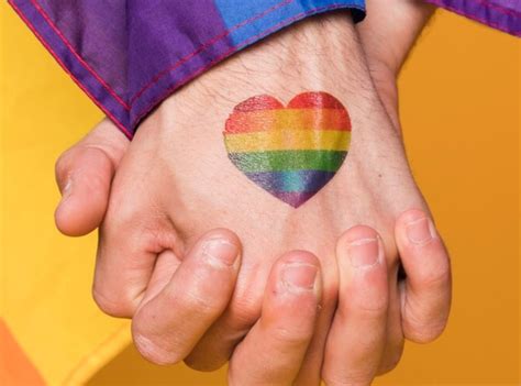 Polisi Gerebek Pesta Gay Di Villa Puncak Bogor Pria Ditangkap