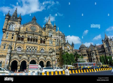 Churchgate railway station mumbai hi-res stock photography and images ...
