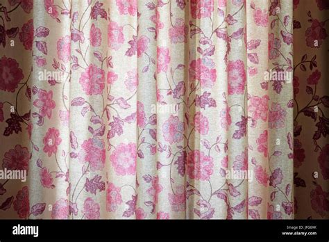 Floral Curtains Hi Res Stock Photography And Images Alamy