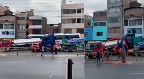 Cercado de Lima frenos de tráiler se vaciaron y choca contra un auto y