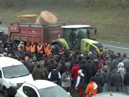 Los Agricultores Franceses Protestan Contra Las Reformas Agrarias De Macron