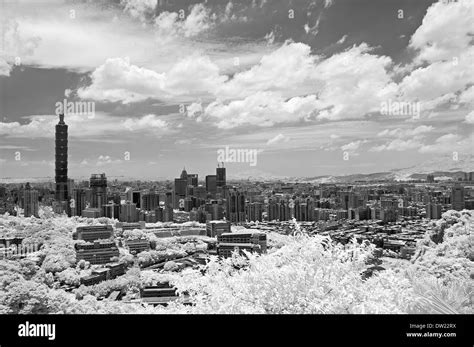Taipei 101 Building Black And White Stock Photos And Images Alamy
