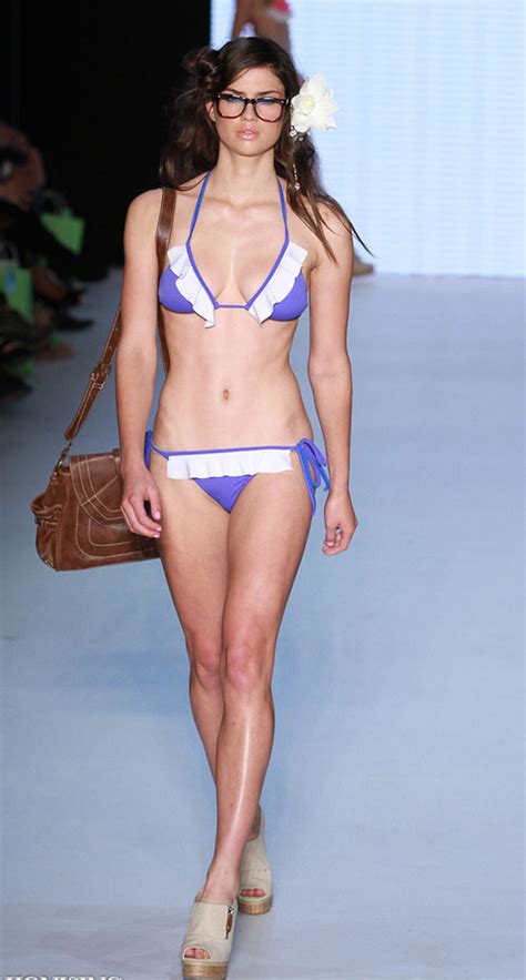 Nóng bỏng xu hướng bikini hè