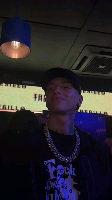 Pin di Ilyas Sohail su Guardado rápido Attori hot Sfondi carini Cantanti