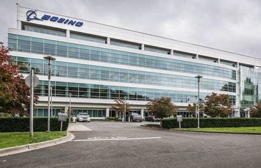 Boeing clears out its Commercial Airplanes headquarters complex in ...