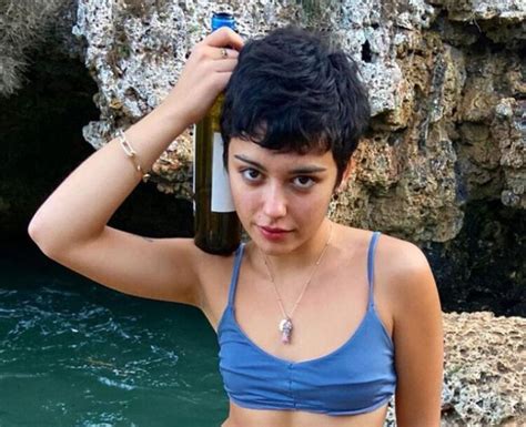 9 Hot Sexy Carla Diaz Bikini Pics