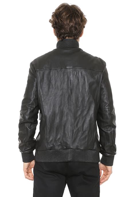 Jaqueta Calvin Klein Couro - Jaqueta Couro Calvin Klein Gola Alta Preta - Compre Agora | Dafiti Brasil