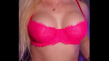 Mis bragas son tan sedosas y elásticas quieres sentirlas XVIDEOS