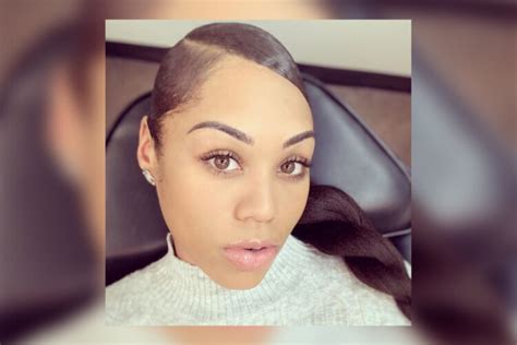 Hot Sexy Monique Williams Bikini Pics