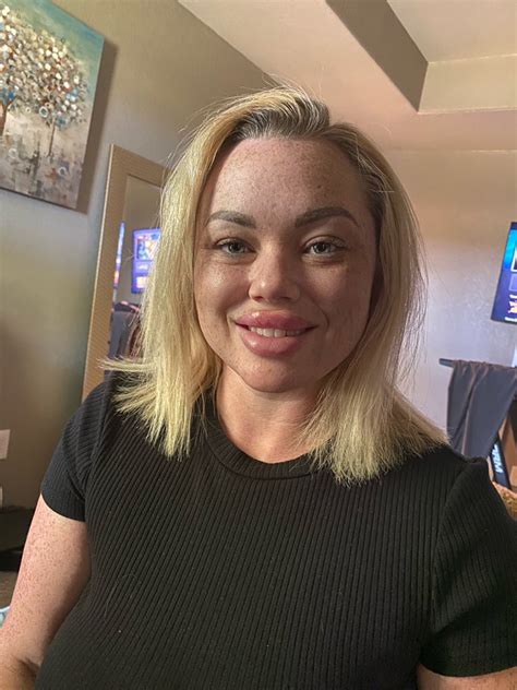 No Makeup Still Hot Scrolller