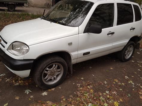 Купить б/у Chevrolet Niva I 1.7 MT (80 л.с.) 4WD бензин механика в ...