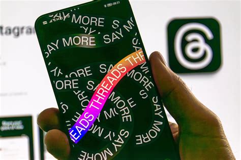 Threads vs Twitter – What Does The Battle Mean for B2B Marketers