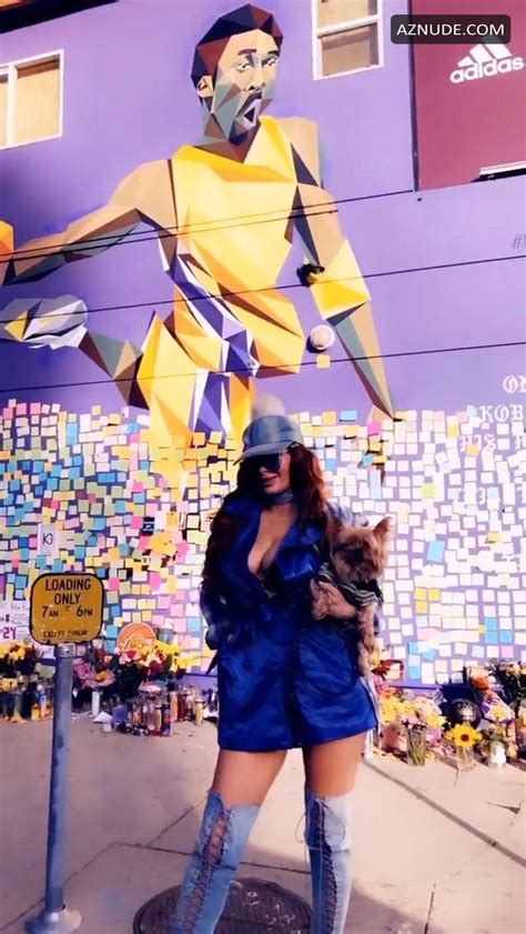 Kristin Cavallari Wears A Black Bikini As She Relaxes By The Pool With Husband Jay Cutler In