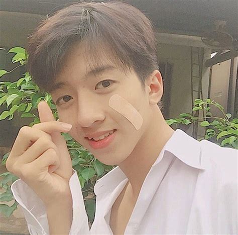 Hot boy urgo lên tiếng sau khi bị bóc mẽ nhan sắc thật chưa photoshop